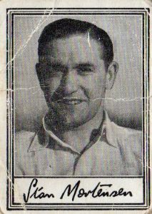 1953 A1 Famous Footballers. Click to see all the cards in this set.